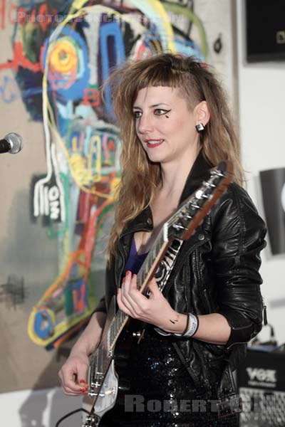 P.O.U.F. ! - 2013-10-17 - PARIS - La Galerie W - 